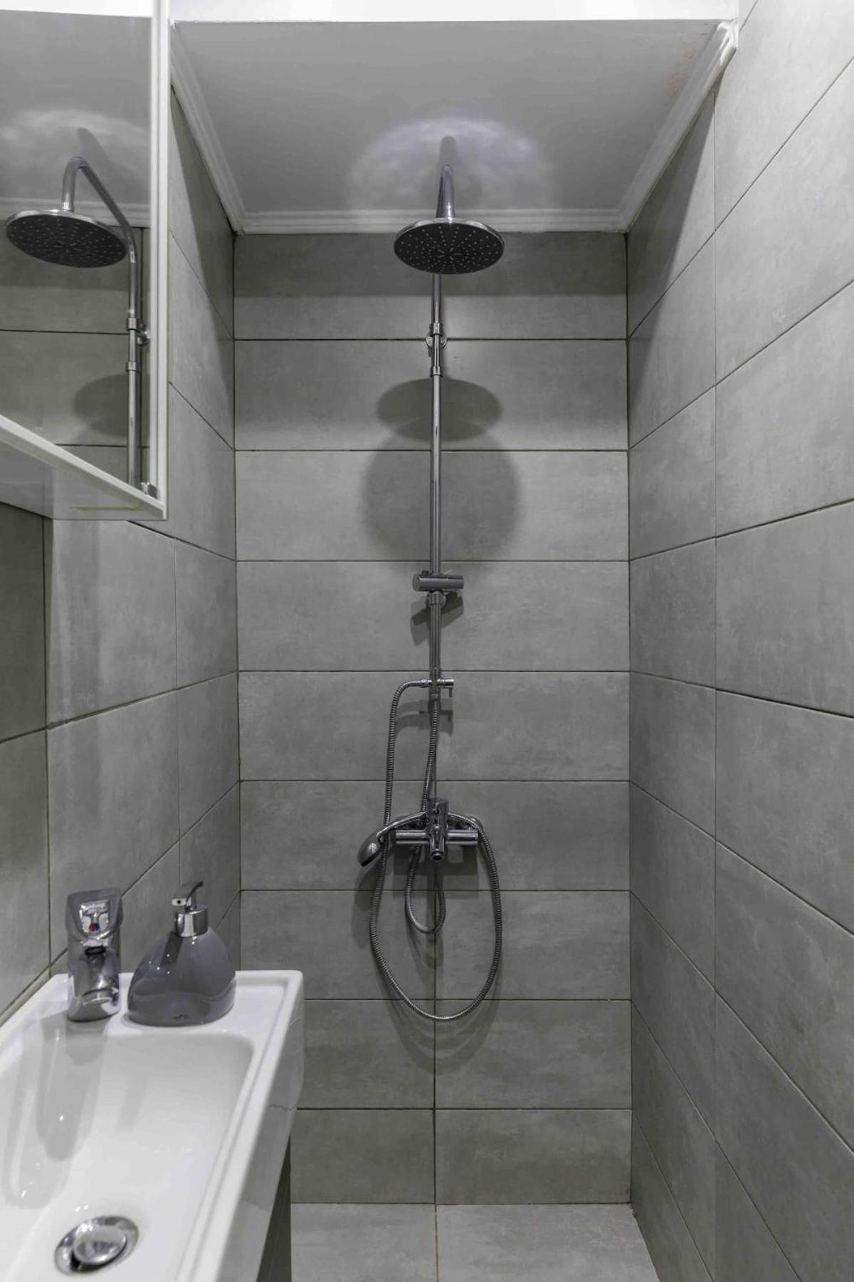 Stylish In Center Apartment